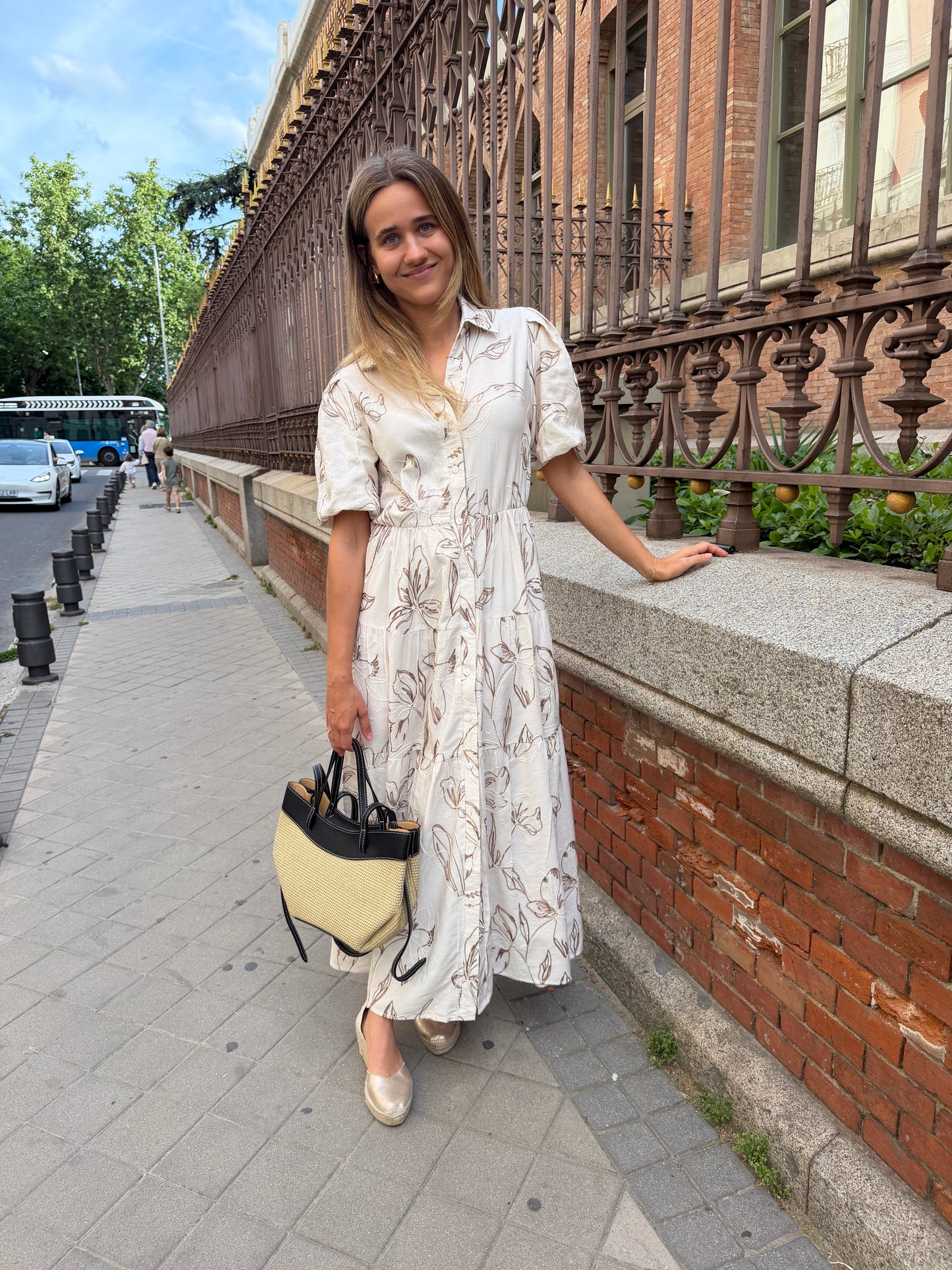 Vestido Modelo Monaco Bordado
