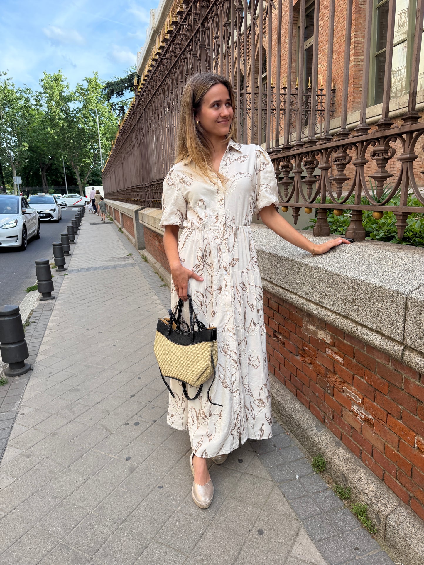 Vestido Modelo Monaco Bordado