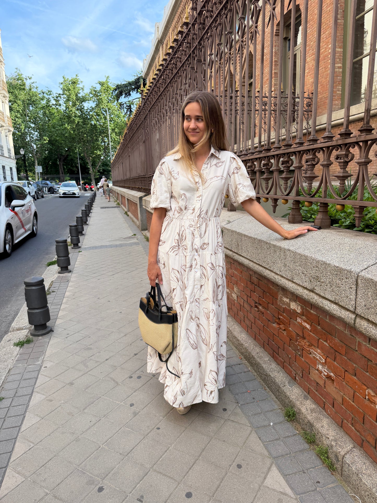 Vestido Modelo Monaco Bordado