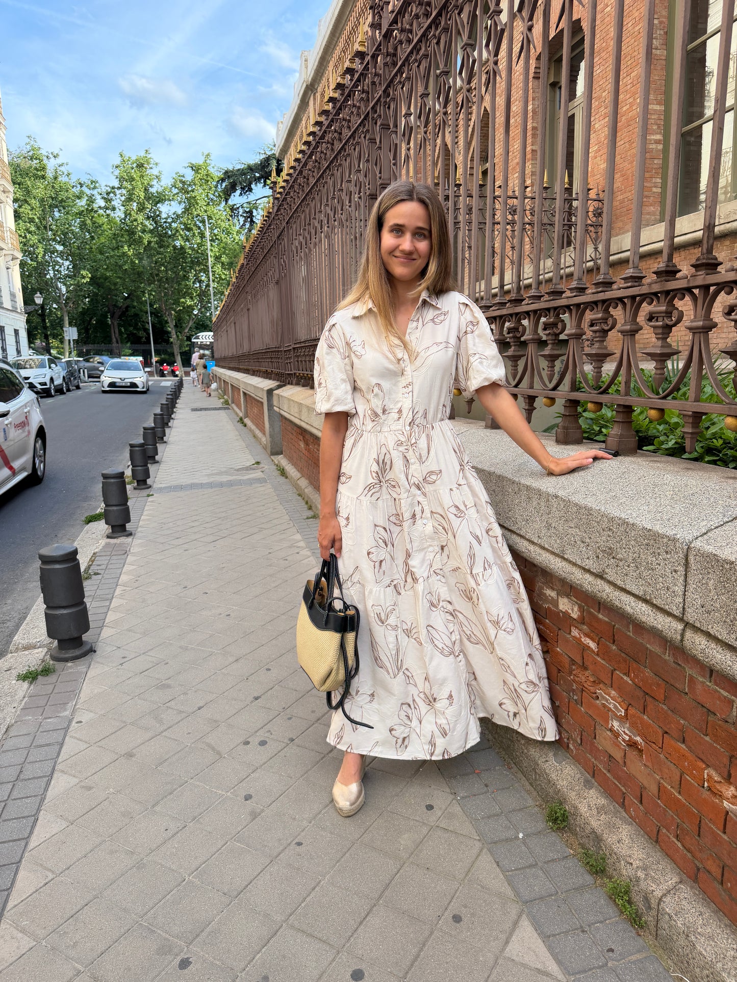 Vestido Modelo Monaco Bordado
