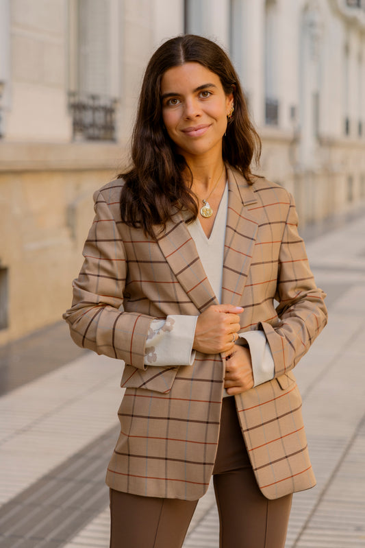 Chaqueta de cuadros beige