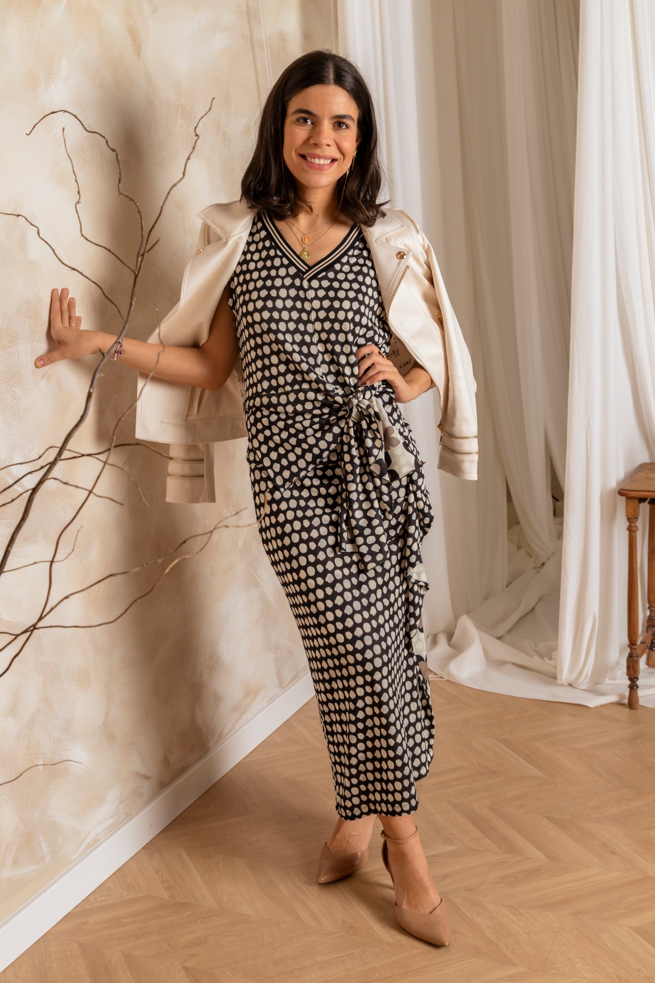 Falda midi de lunares con volantes