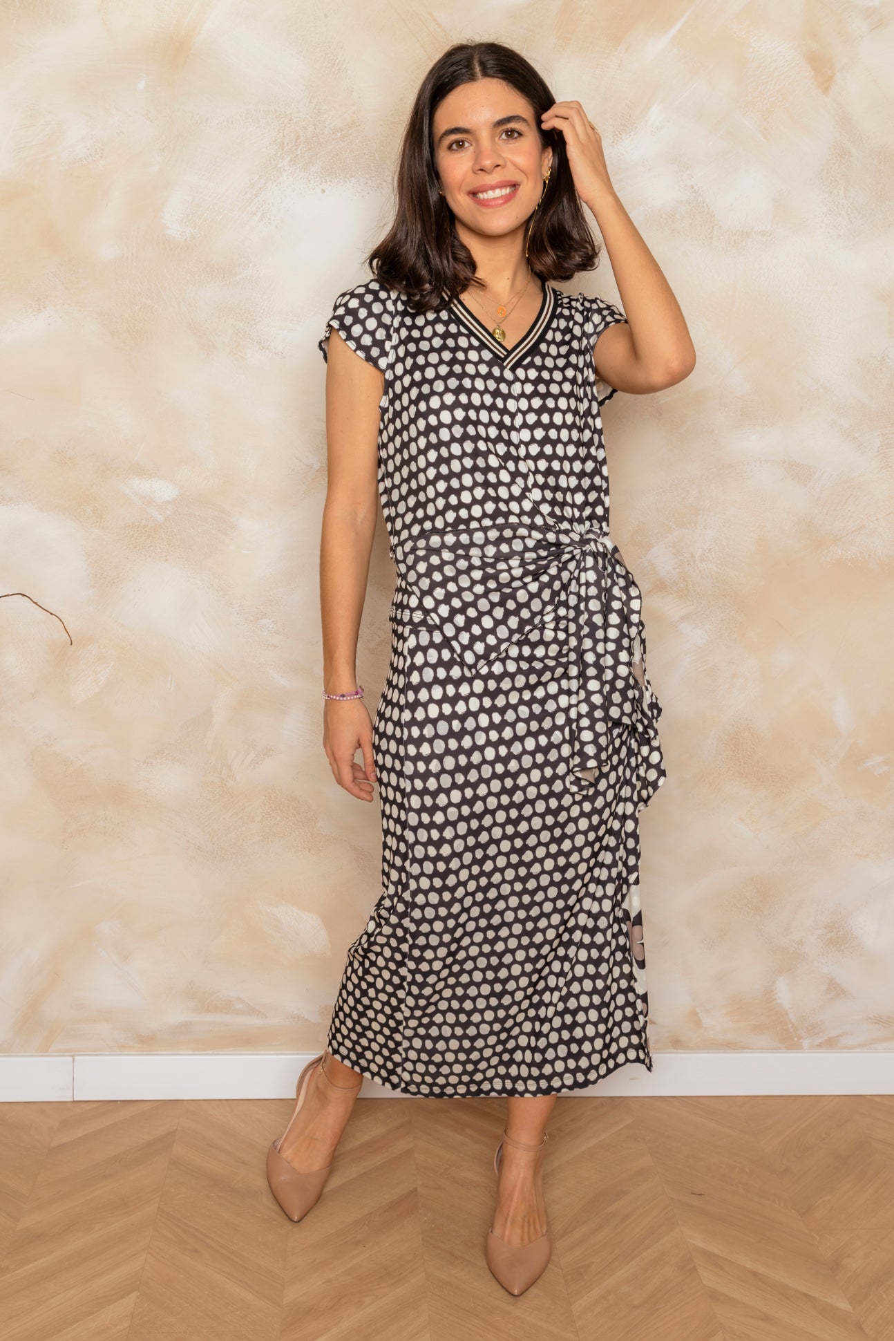 Falda midi de lunares con volantes