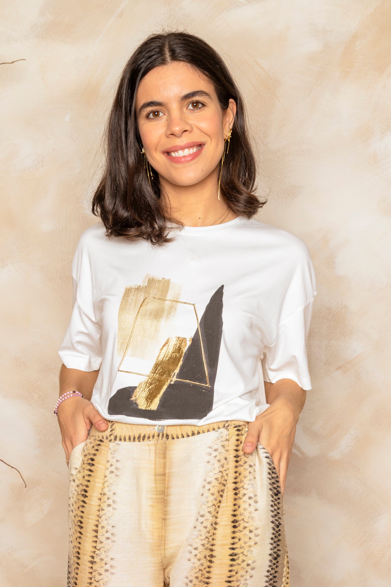 Camiseta de punto de viscosa con detalle artístico