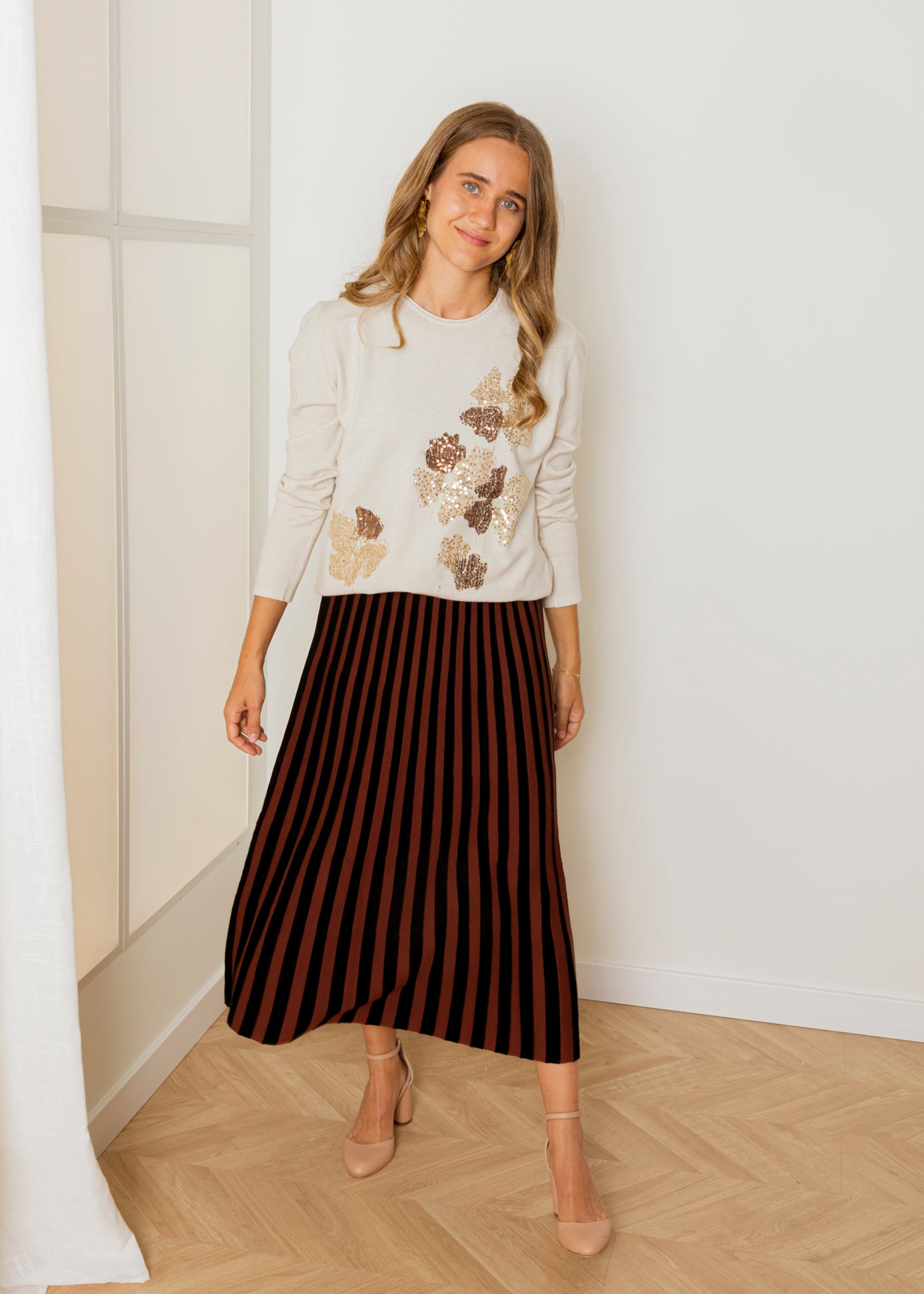 Falda midi de punto a rayas cacao y negro